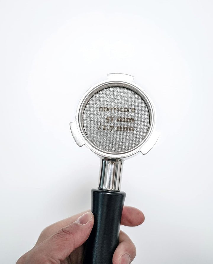 Normcore Puck Screen 51 mm auf dem Kaffeebett – Coffee Coaching Club 3