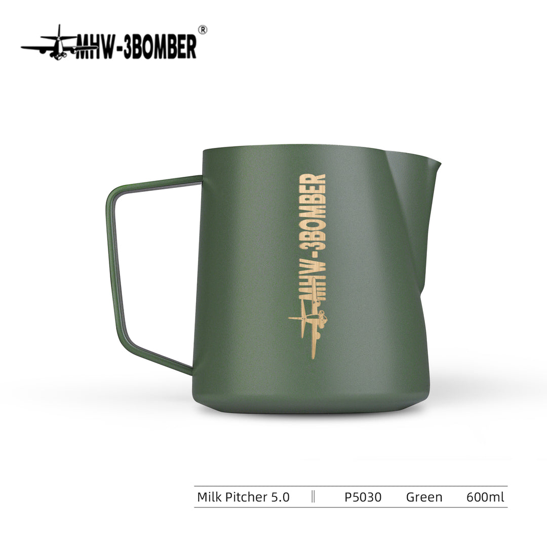 MHW-3BOMBER Jarra de Leche 5.0 Verde Musgo 600 ml - Coffee Coaching Club