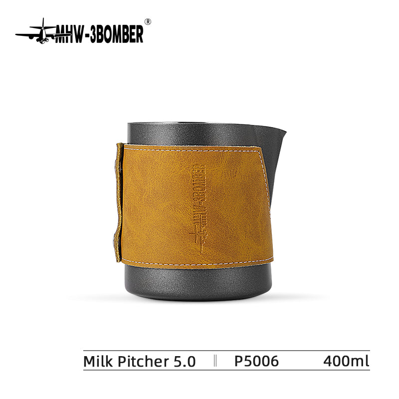 MHW-3BOMBER pichet à lait sans poignée noir 400 ml - Coffee Coaching Club