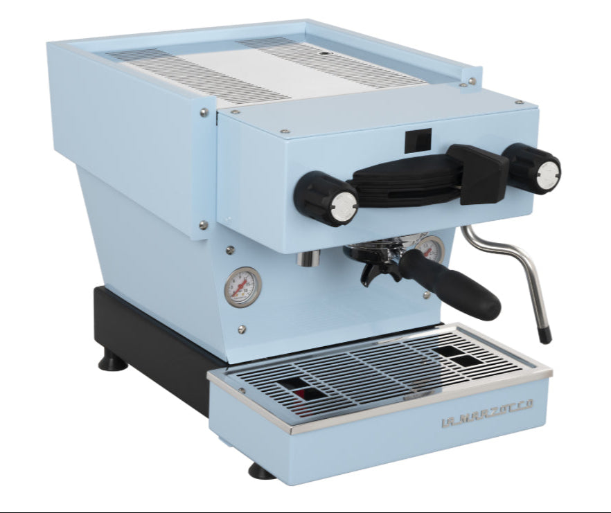 La Marzocco Linea Mini R en Azul – Vista Lateral – Coffee Coaching Club 5