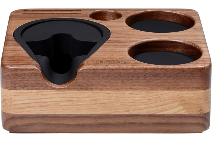 Normcore Tampingstation Nussbaum Massivholz Hauptbild Coffee Coaching Club