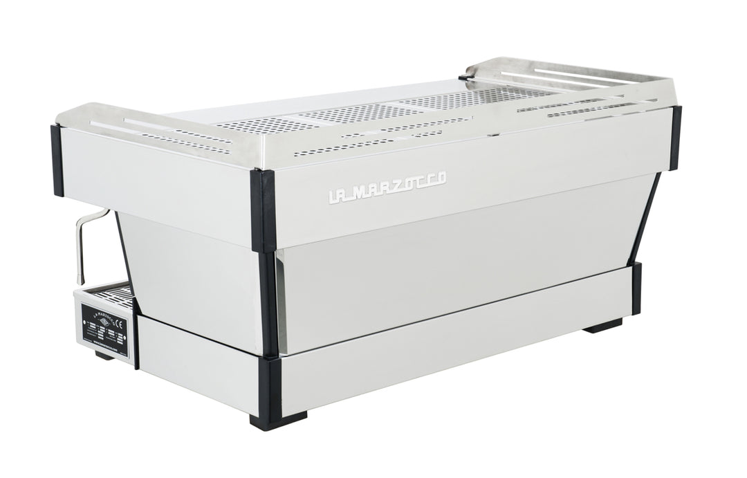 La Marzocco Linea PB X AV 3 groupes – éléments de design blancs – Coffee Coaching Club 3