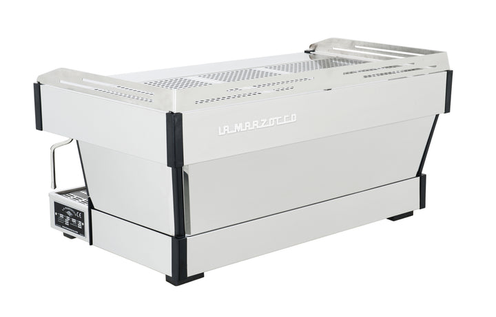 La Marzocco Linea PB X AV 3 groupes – éléments de design blancs – Coffee Coaching Club 3