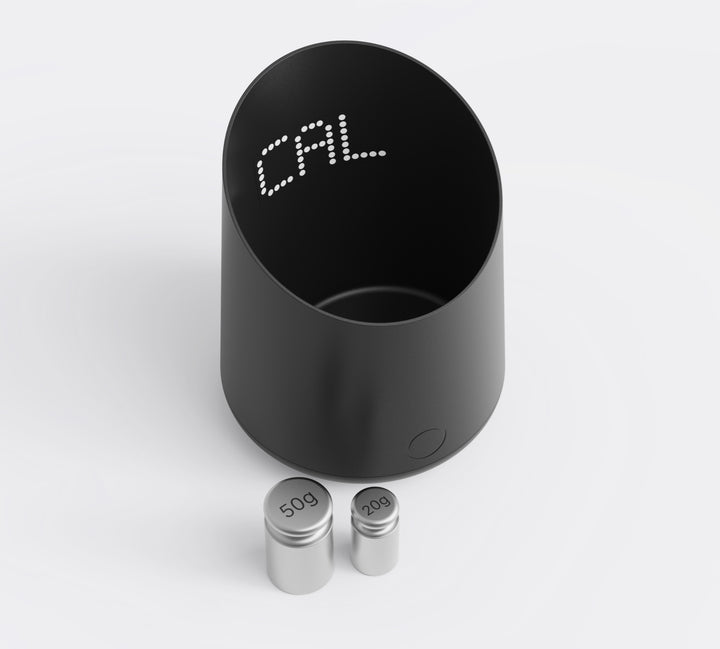 Subminimal Subscale Dosing Cup mit Wägefunktion - Coffee Coaching Club