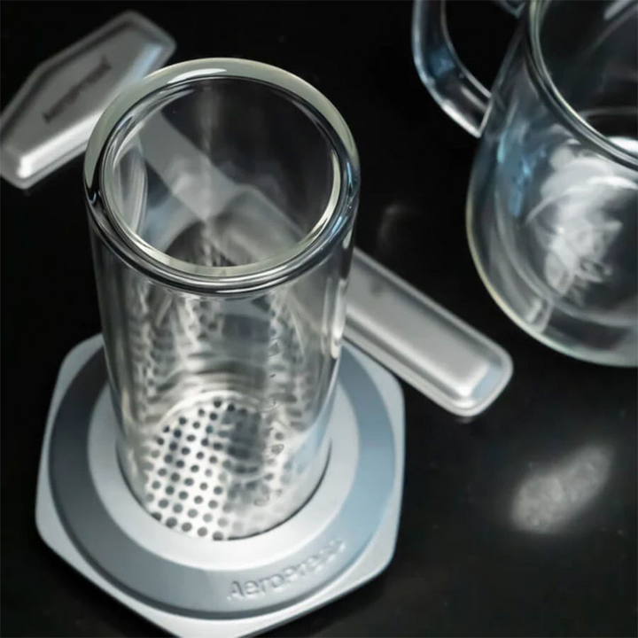 AeroPress Premium Coffee Maker aus Glas und Edelstahl – ein handgefertigtes Meisterwerk - Coffee Coaching Club