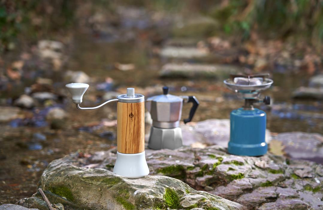 Eureka Baby Grinder, madera de olivo, recipiente de cerámica - Coffee Coaching Club