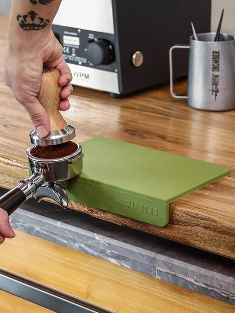 MHW-3BOMBER tamper mat green - Coffee Coaching Club