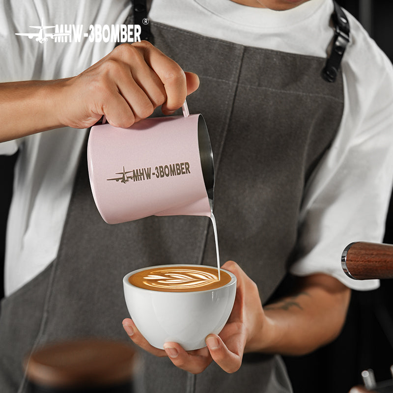 MHW-3BOMBER Jarra de Leche 5.0 Sakura Pink 600 ml - Coffee Coaching Club