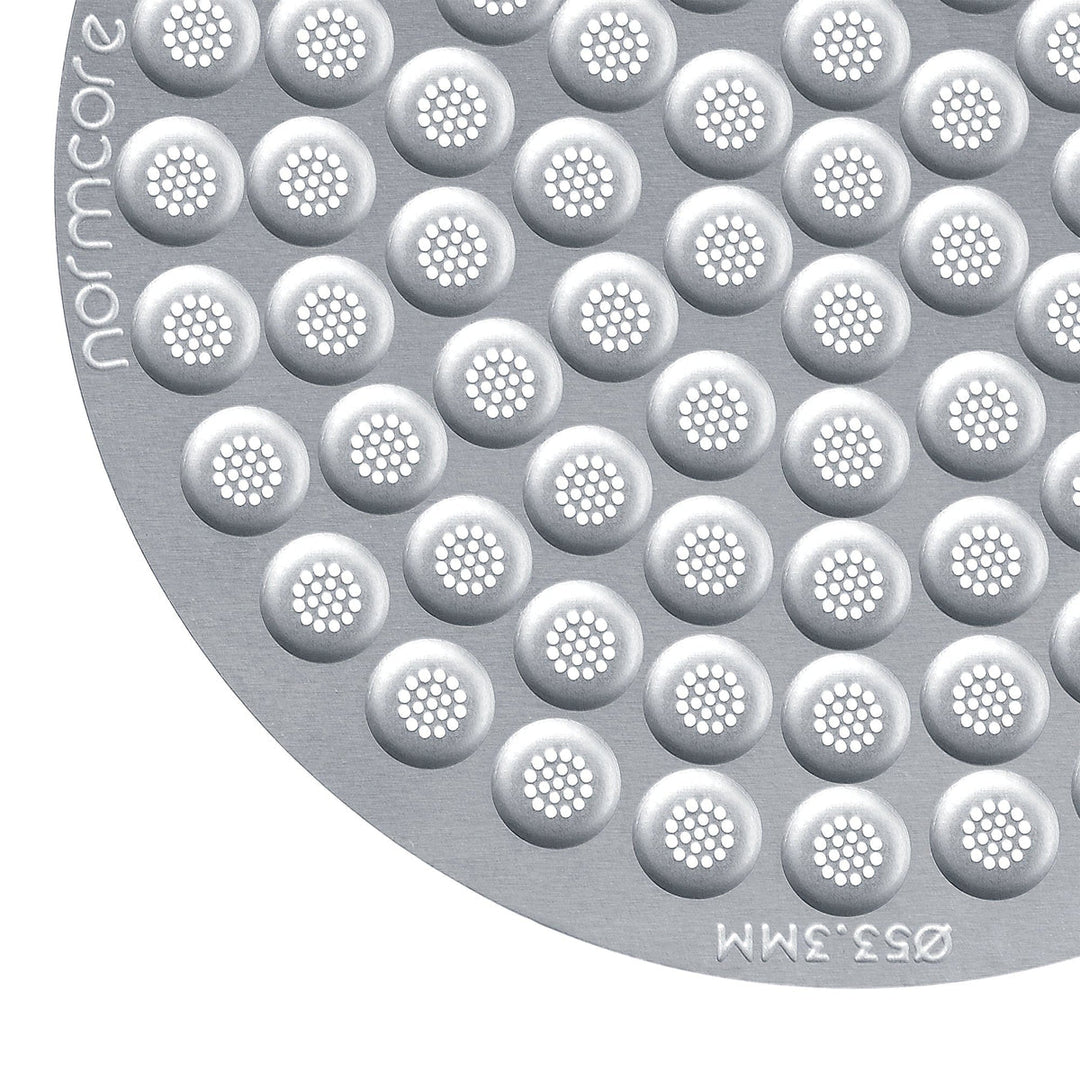 Normcore Puck Screen 53.3 mm on the coffee bed – Coffee Coaching Club 3
