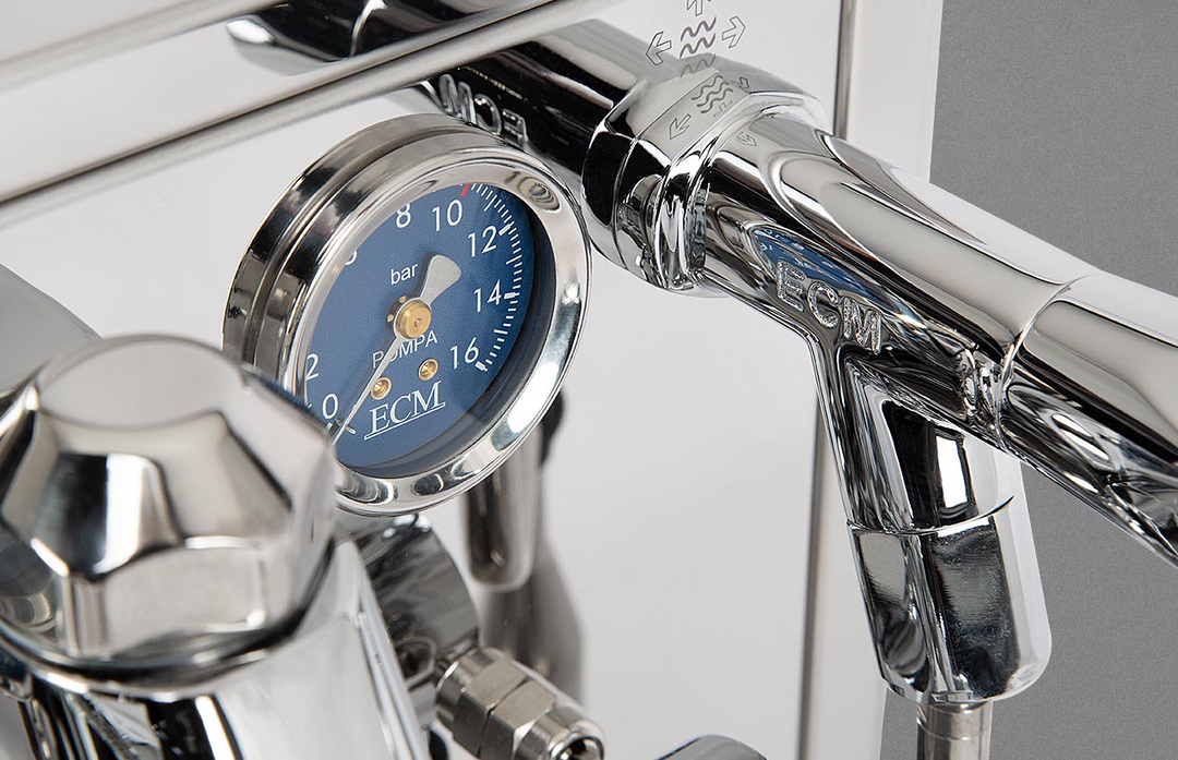ECM Technika VI blue manometer – detail – Coffee Coaching Club 4