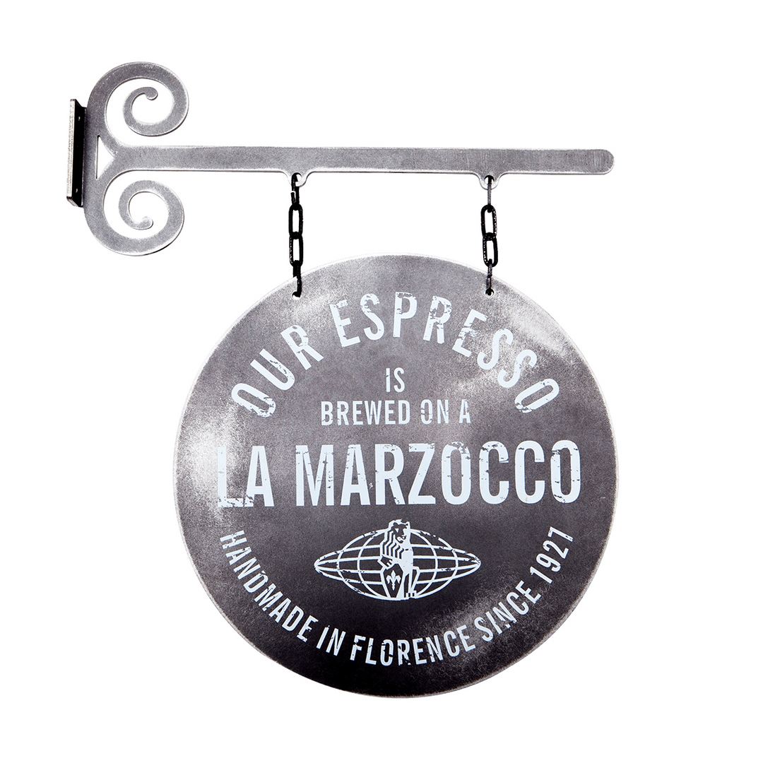 Enseigne métallique La Marzocco style café aspect fer – Coffee Coaching Club 1