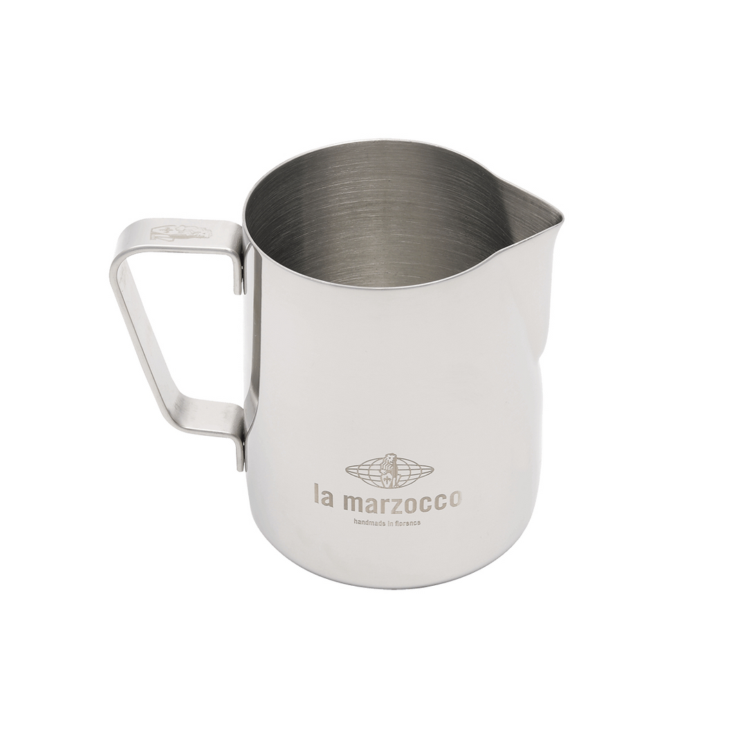 La Marzocco Jarro de Leite 60 cl Cromado em Aço Inoxidável – Coffee Coaching Club 1