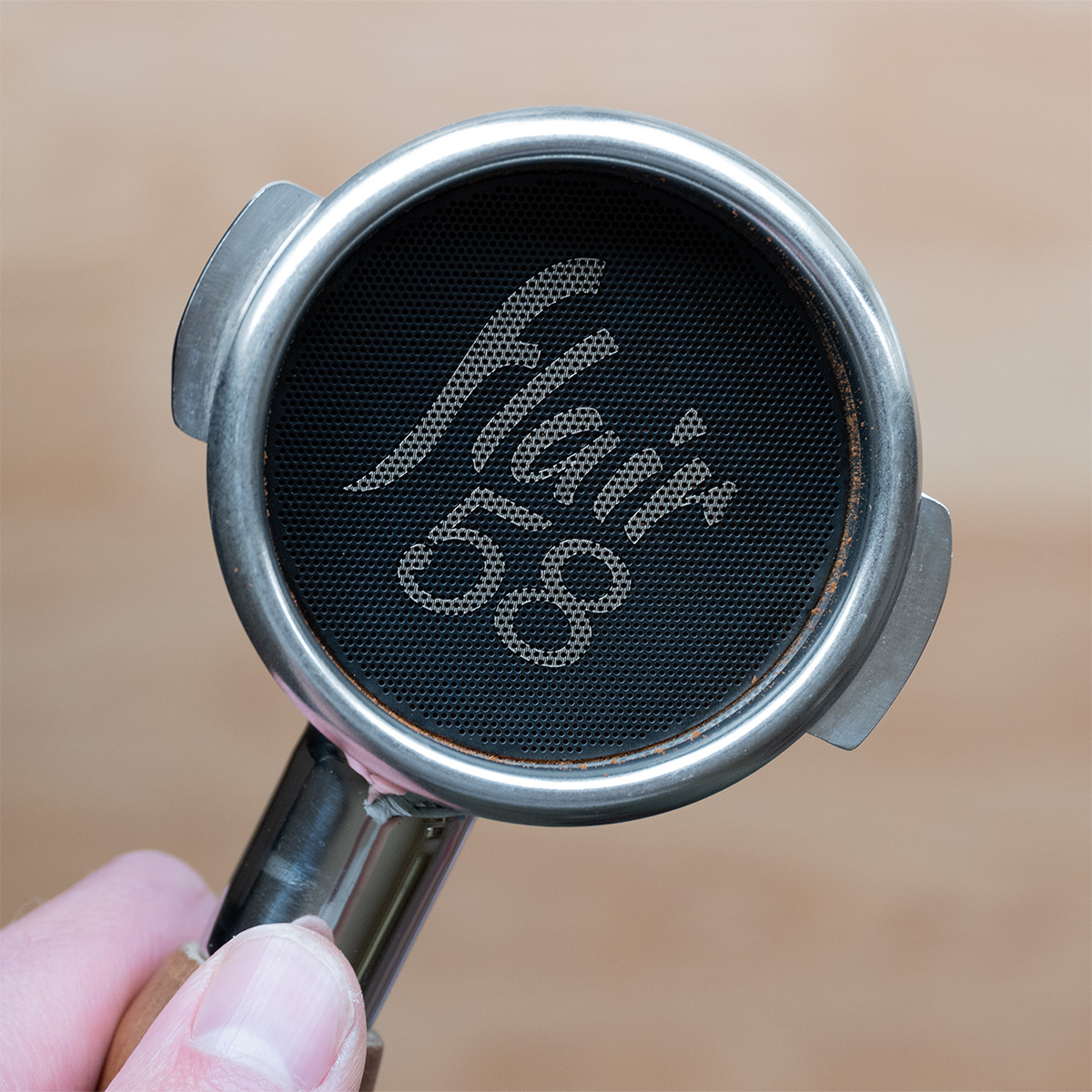 Flair 58 Etched Puck Screen mit Laser-Logo – Coffee Coaching Club 2