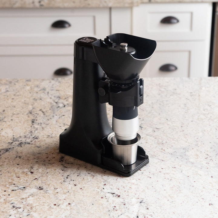 Flair Power Tower beim elektrischen Mahlen – Coffee Coaching Club 3