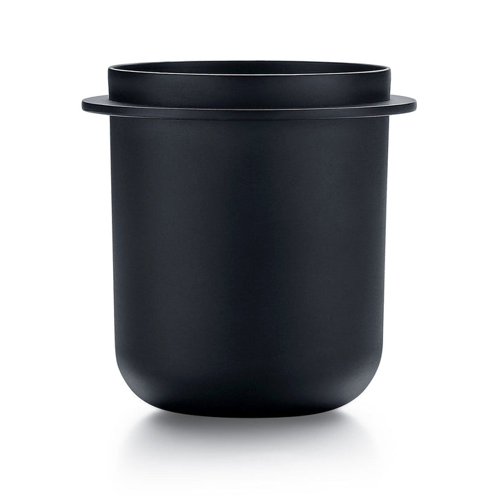 Normcore Dosing Cup Schwarz umlaufende Lippe – Coffee Coaching Club 2