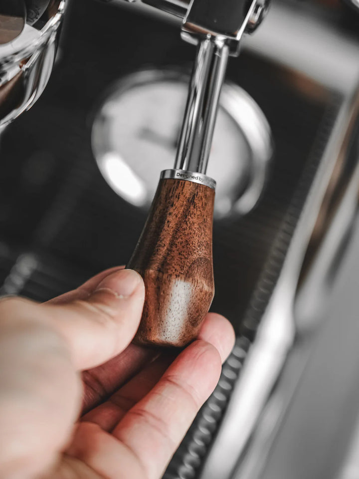 Bouton de levier Normcore E61 en noyer – filetage M8 - Coffee Coaching Club 3